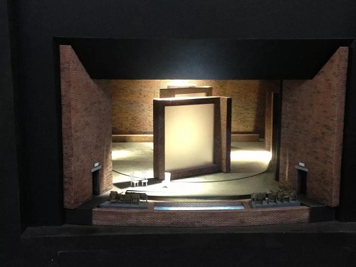舞臺(tái)上的第二道光影 中國第二屆舞臺(tái)美術(shù)展作品集漫評(píng)